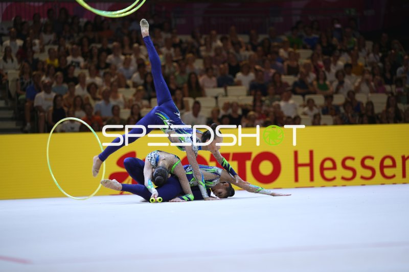 Gruppenübung mit Reifen bei der Rhythmischen Sportgymnastik-WM Frankfurt