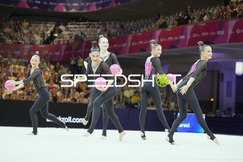 Gruppenübung mit Bällen bei der Rhythmischen Sportgymnastik WM Frankfurt