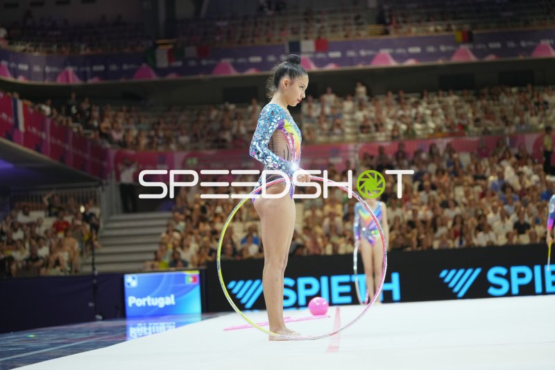 Portugiesische Gymnastin mit Reifen bei der Rhythmischen Sportgymnastik-WM Frankfurt