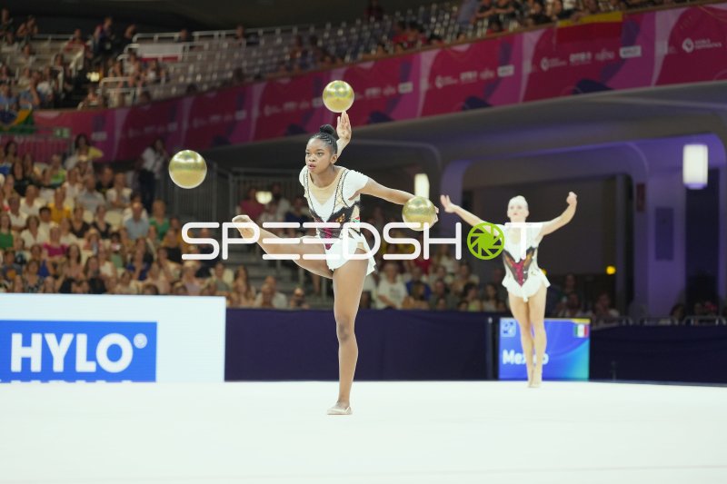 Gruppenübung mit Bällen bei der Rhythmischen Sportgymnastik WM 2026