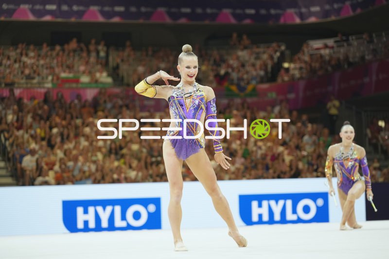 Gymnastin bei der Weltmeisterschaft der rhythmischen Sportgymnastik in Frankfurt
