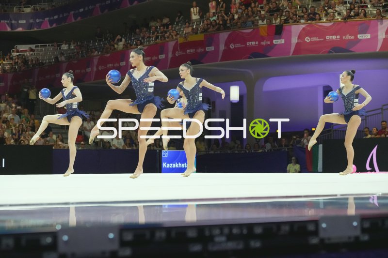 Kasachstan-Gruppe mit Bällen bei der Rhythmischen Sportgymnastik WM 2026