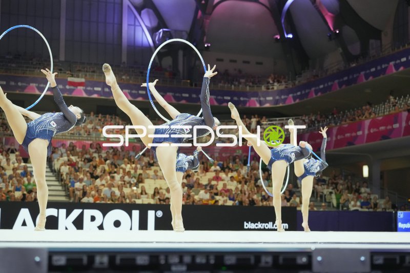 Südkoreas Gruppe mit Reifen bei der Rhythmischen Sportgymnastik-WM Frankfurt
