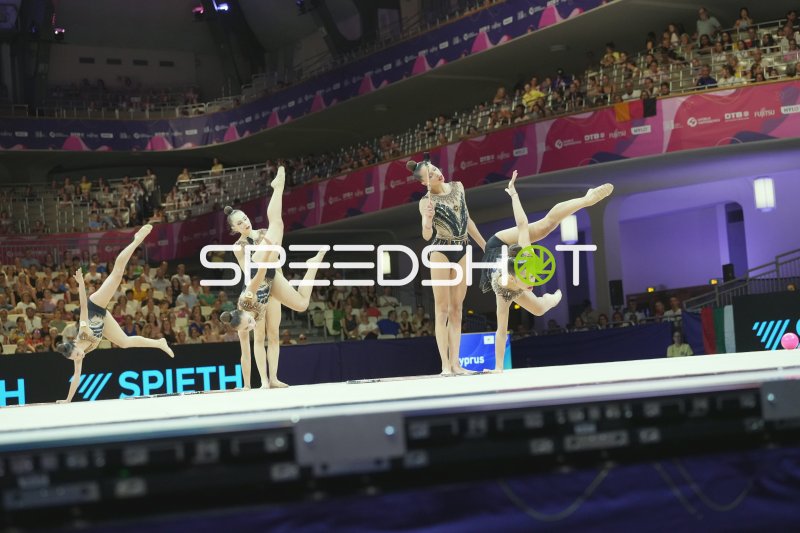 Gruppenübung bei der Weltmeisterschaft der rhythmischen Sportgymnastik in Frankfurt