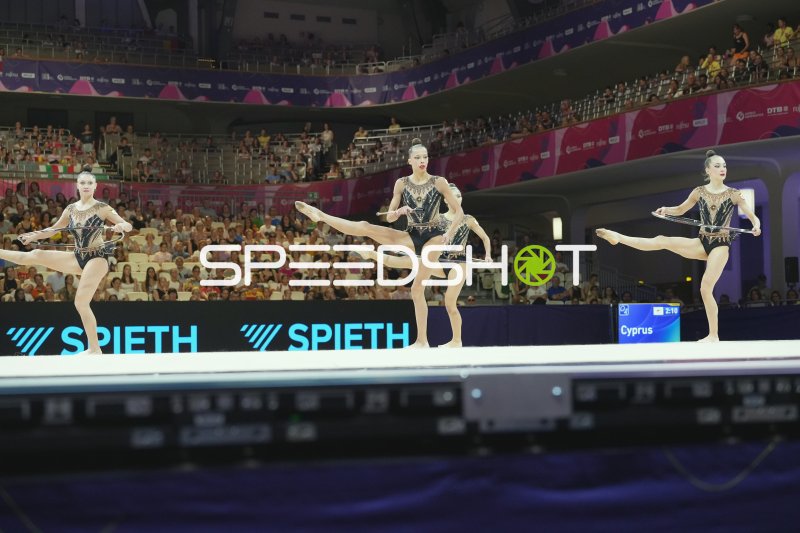 Gruppe Zypern mit Reifen bei der Weltmeisterschaft der rhythmischen Sportgymnastik in Frankfurt