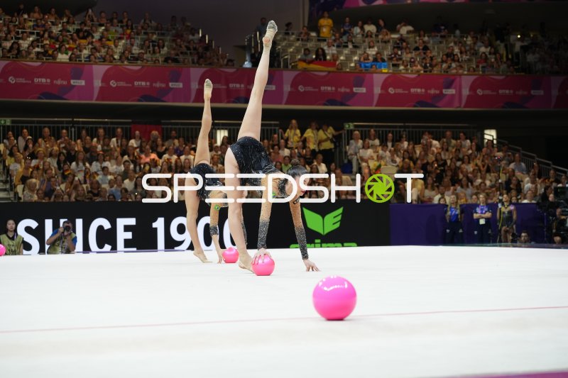 Gruppenübung mit Bällen bei der Rhythmischen Sportgymnastik WM 2026 in Frankfurt