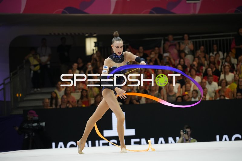 Rhythmische Sportgymnastik mit Band bei der WM in Frankfurt