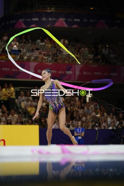 Rhythmische Sportgymnastik mit Band bei der WM in Frankfurt