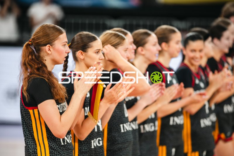 Team Deutschland u16w bei der Mannschaftsaufstellung in Pitesti