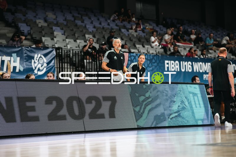 Deutschlands Trainerbank beim FIBA U16 Women-Turnier in Pitesti
