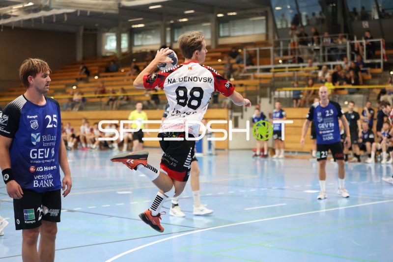 William Vranjes (#88, HK Malmö) beim Sprungwurf gegen Grindstedt GIF