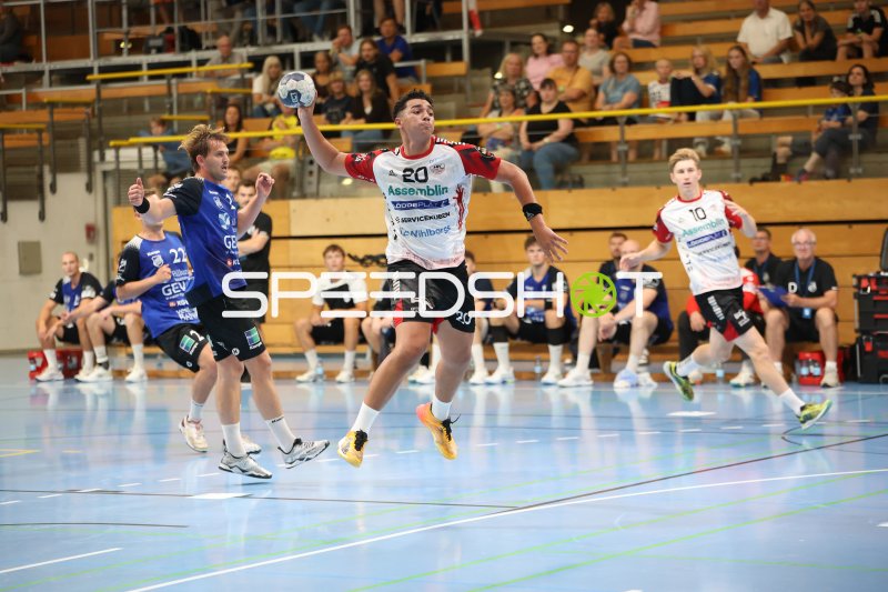 Amin Bouzguenda (#20; HK Malmö) beim Sprungwurf gegen Grindstedt GIF
