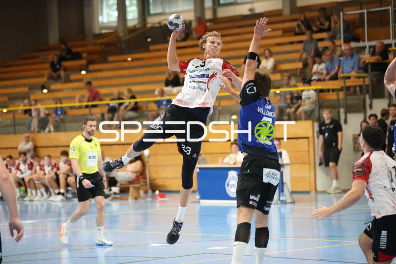 Thilo Knutzen (#23; HK Malmö) beim Sprungwurf gegen Grindstedt GIF