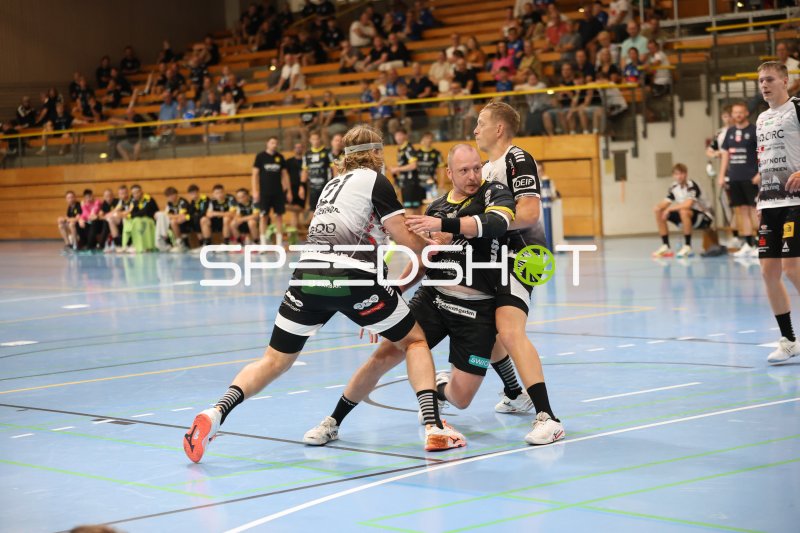Zweikampf zwischen HK Malmö und Grindstedt GIF in der Hansehalle
