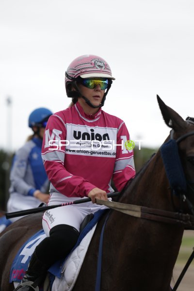Jockeyportrait auf der Rennbahn Berlin Mariendorf