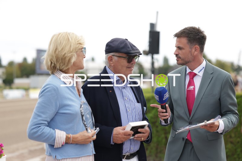 Interview auf der Rennbahn Berlin Mariendorf mit Pokalgewinnern