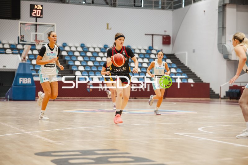 Deutschland u16w im Fastbreak gegen Slovenia beim FIBA-Turnier