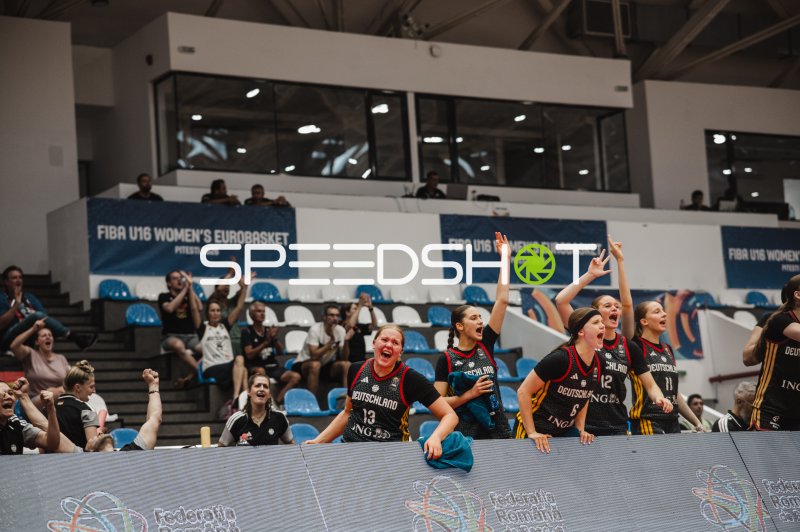 Team Deutschland u16w jubelt bei FIBA U16 Women's EuroBasket in Pitesti