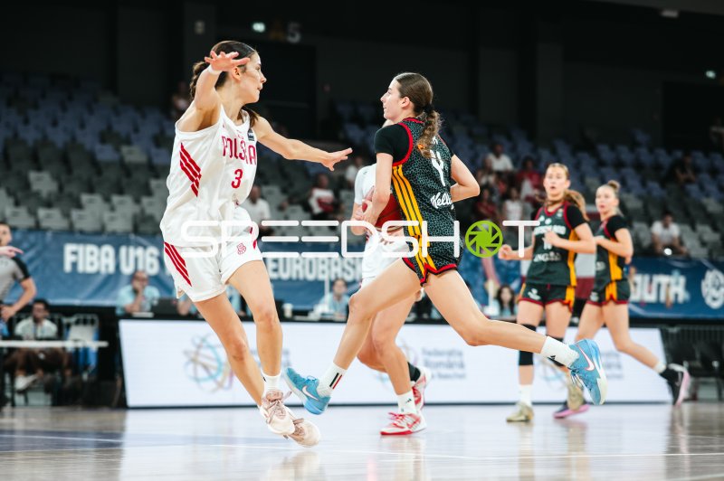 Daria Szatkowska (#3; Poland) im Zweikampf beim FIBA U16 Eurobasket