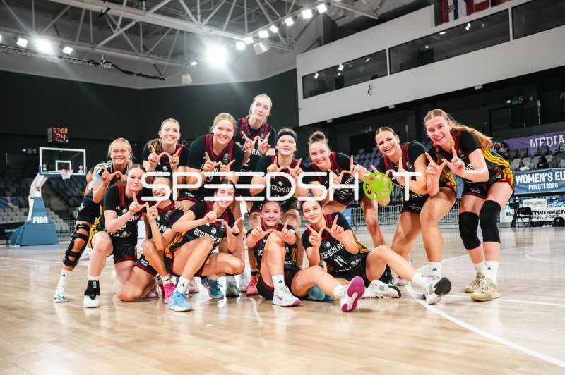 Team Deutschland u16w 2026 beim Mannschaftsfoto in der Pitesti Arena