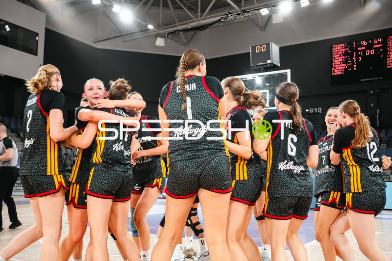 Team Deutschland u16w feiert Sieg gegen Poland in der Pitesti Arena