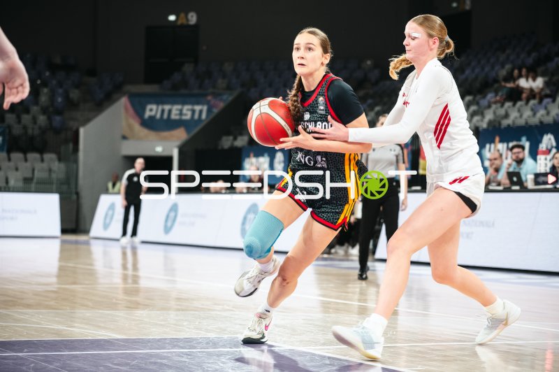 Deutschland u16w im Zweikampf gegen Poland in der Pitesti Arena