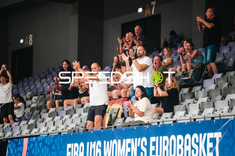 Deutsche Fans feiern bei der FIBA U16 Women's Eurobasket in Pitesti