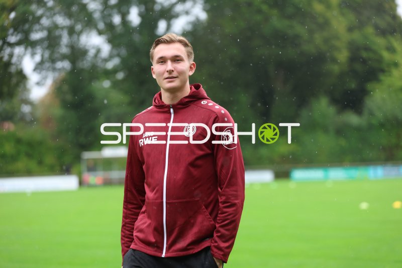 Rot-Weiss Essen Spieler im Portrait beim Auswärtsspiel in Sonsbeck