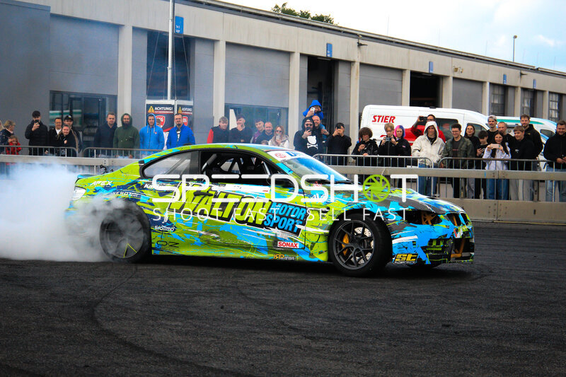 Driftfahrzeug mit Startnummer 13