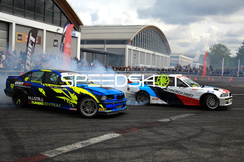 BMW E36 #405 und #724 beim Tandem-Drift auf der Tuning World