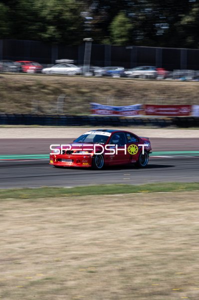 Roter BMW E46 im Drift-Einsatz auf der Motorsport Arena Oschersleben