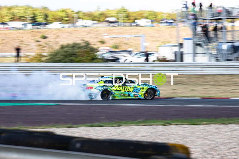 BMW E92 von Oliver Walton (Walton Motorsport) driftet in Oschersleben