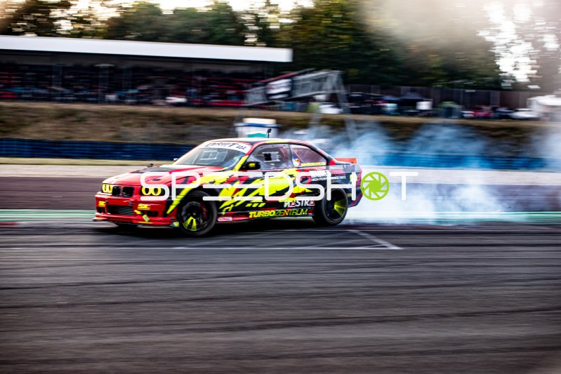 BMW E36 Drift-Action mit Reifenrauch in Oschersleben