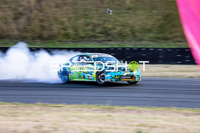 BMW E92 von Walton Motorsport beim Drift in Oschersleben
