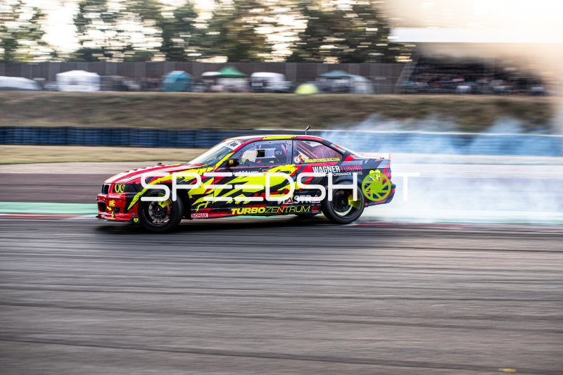 BMW E36 #404 von Shepherd Racing beim Drift in Oschersleben