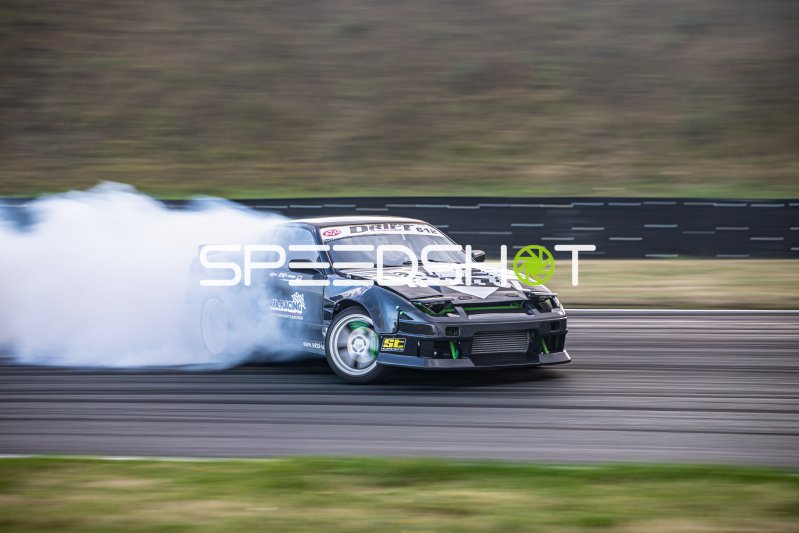 Nissan PS13 #613 driftet mit massiver Rauchentwicklung in Oschersleben