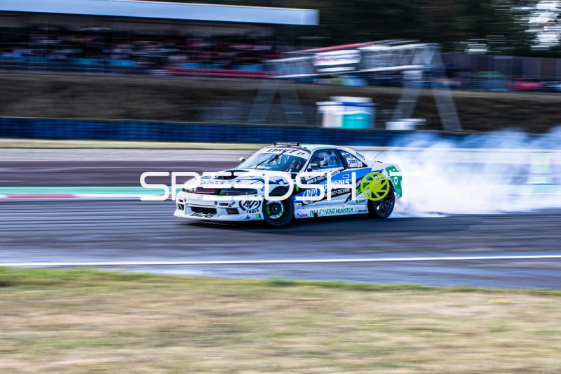 Nissan Skyline R33 #21 von Franz Kuncic (Greendoorgarage) driftet in Oschersleben