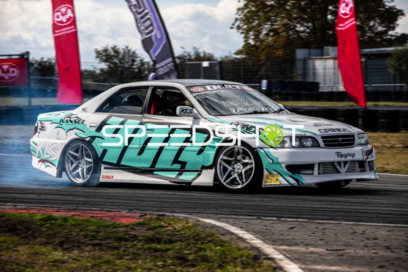 Toyota JZX100 Chaser beim Drift in Oschersleben mit Reifenrauch