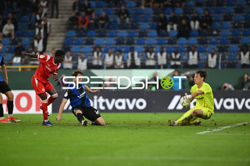 Torchance im Carl-Benz-Stadion: 1. FC Kaiserslautern gegen SV Waldhof Mannheim