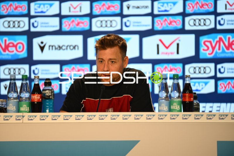 Nico Schneck bei Pressekonferenz in der SNP Arena Sinsheim