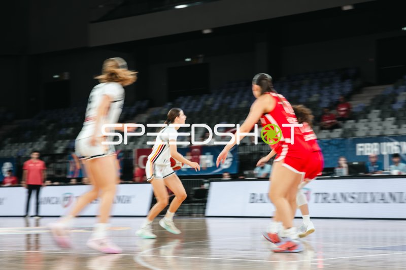 Deutschland u16w gegen Turkey im Zweikampf in Pitesti