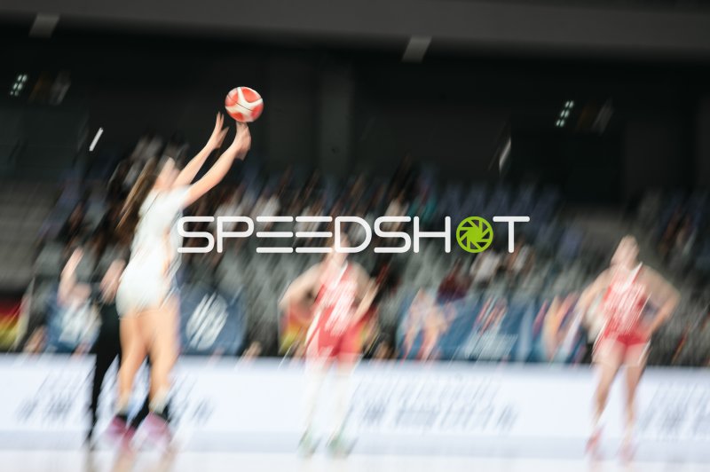 Spielerin von Deutschland u16w beim Wurf gegen Turkey