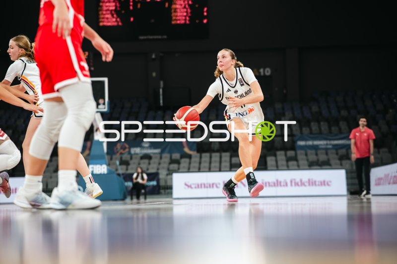 Deutschland u16w beim Dribbling gegen Turkey bei der FIBA U16 Women's Championship