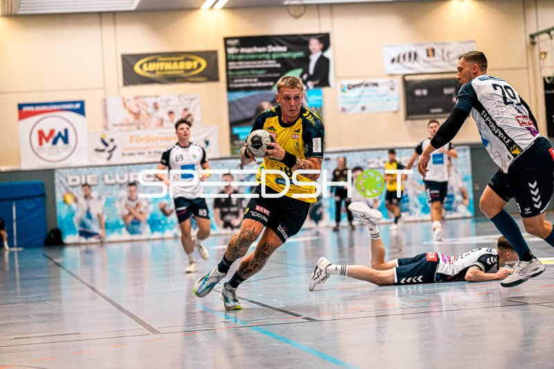 Edwin Aspenbäck (#78; Rhein Neckar Löwen) mit Ball im Angriff