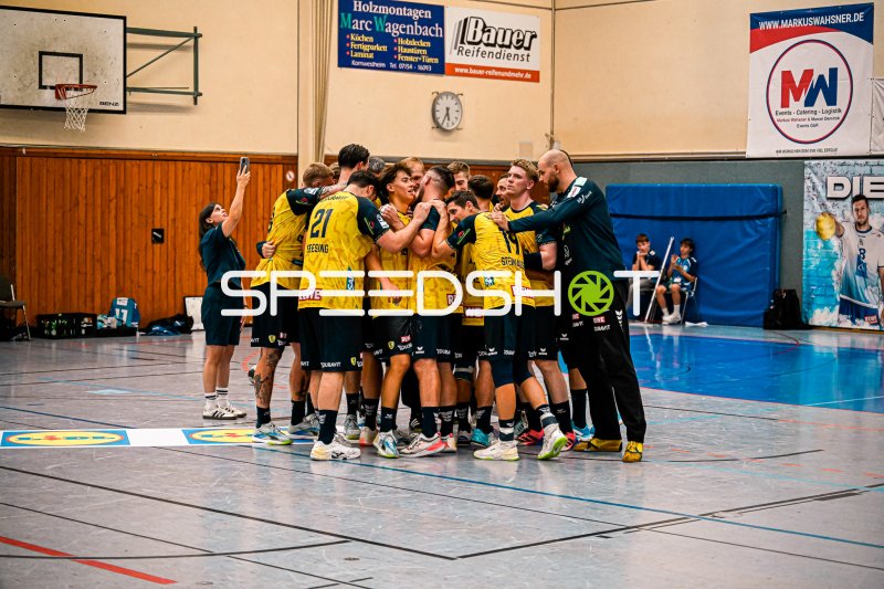 Rhein Neckar Löwen feiern Sieg in der Sporthalle Ost Kornwestheim