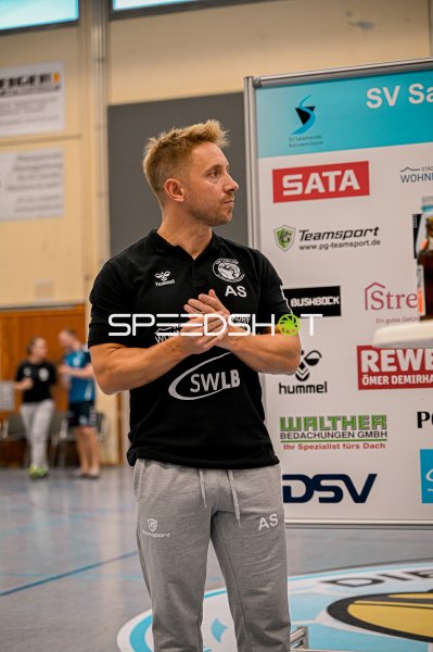 Dr. Alexander Schurr auf der Pressekonferenz des SV Salamander Kornwestheim