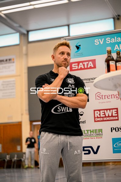 Dr. Alexander Schurr (SV Salamander Kornwestheim) in der Pressekonferenz