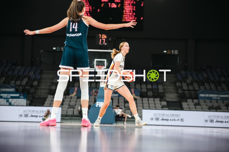 Deutschland u16w im Spielaufbau gegen Turkey bei FIBA U16 Women's EuroBasket