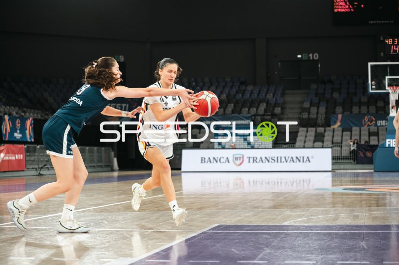 Deutschland u16w im Zweikampf gegen Turkey bei FIBA U16 Women's EuroBasket