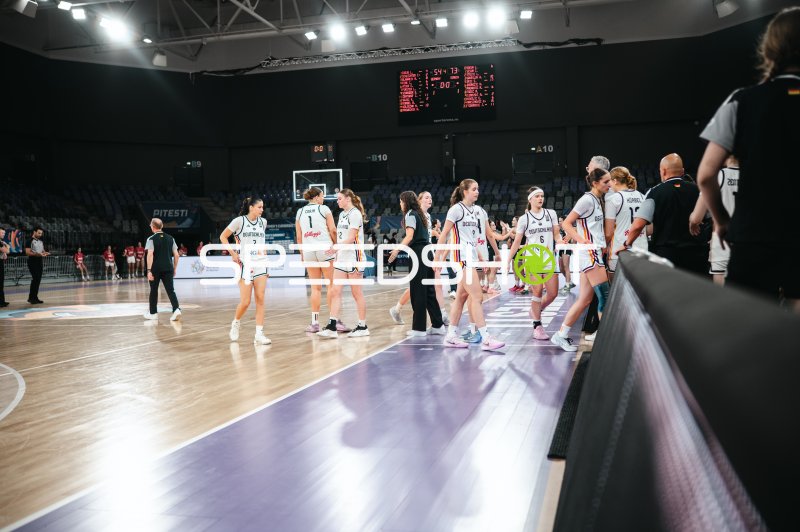 Team Deutschland u16w nach Spielende in der Pitesti Arena